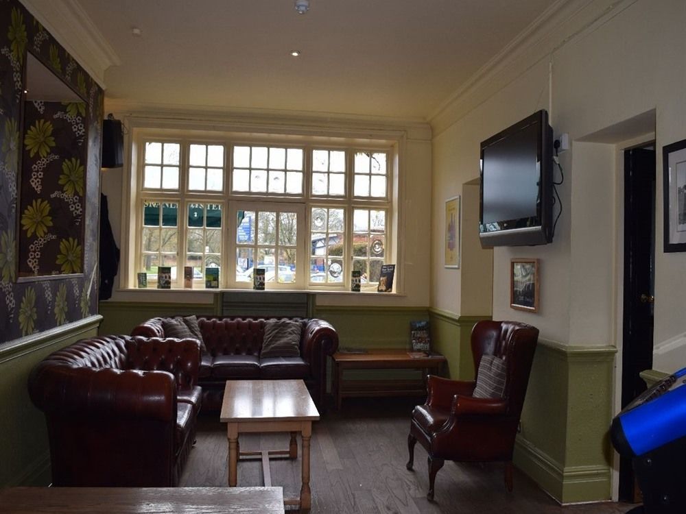 The Cranley Hotel Cranleigh Bagian luar foto