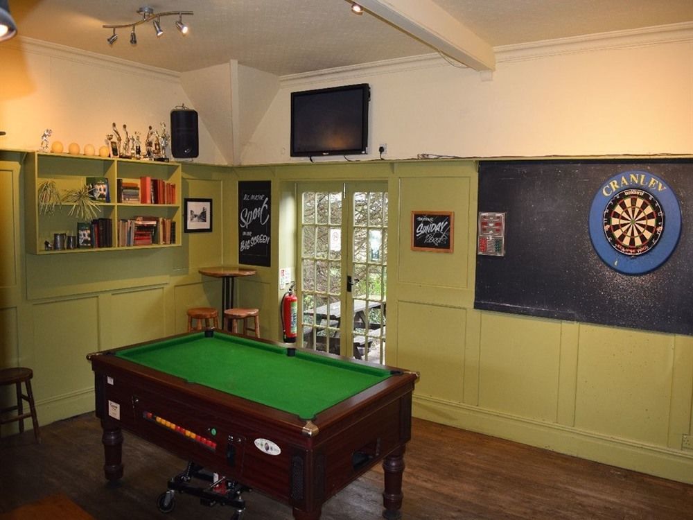 The Cranley Hotel Cranleigh Bagian luar foto