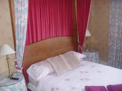 The Cranley Hotel Cranleigh Bagian luar foto